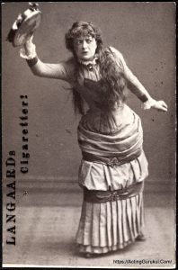 Adeleide Johannessen som Nora, a doll's house drama, এ ডলস্ হাউস নাটক